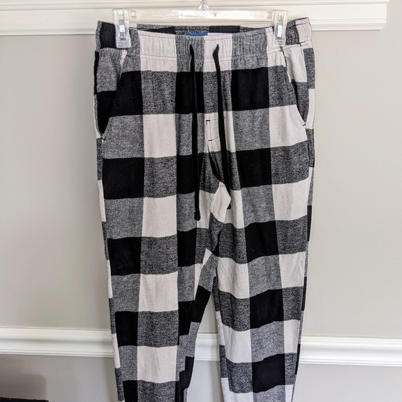 Plaid Old Navy Jogger Pajama Pants - Picture 1 of 5